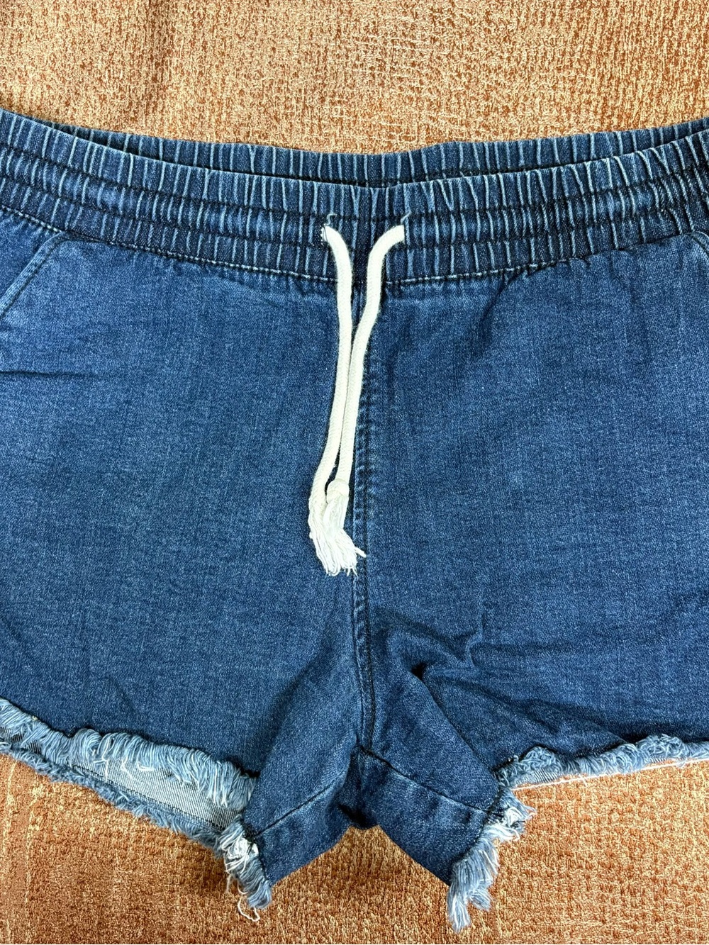 No Boundaries Indigo Drawstring Denim Shorts with Frayed Hem